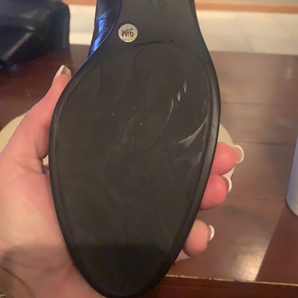 Donald J Pliner “Josey” mules. Black leather size 9.5 Wms.  Embossed stone look - Picture 5 of 6